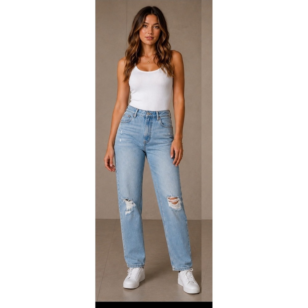 New Refuge Denim Mom Jeans Size 11 High Rise Distressed